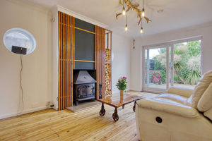 Lounge/Diner- click for photo gallery